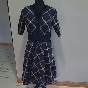 Elegant Plaid Dress in Navy and Cream